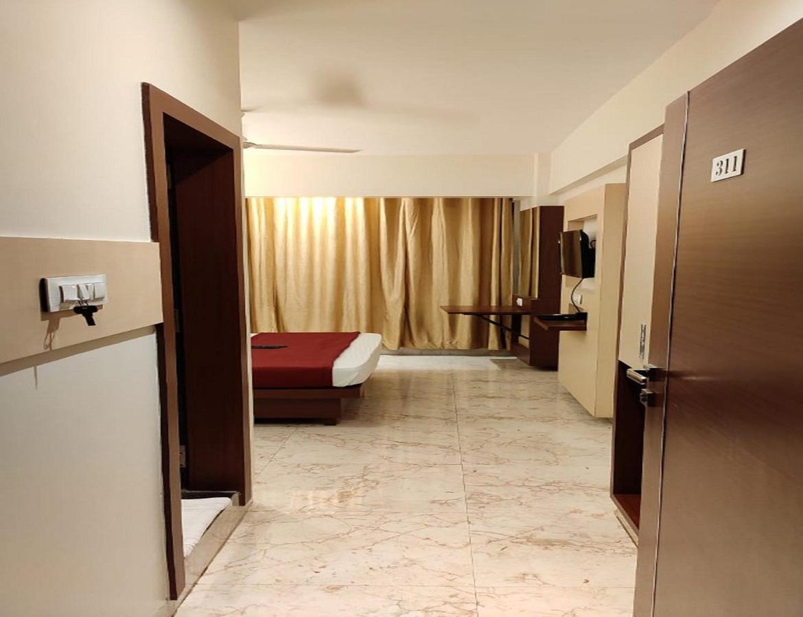 Fabhotel Spring Inn - Nr Borivali Station Mālād Extérieur photo