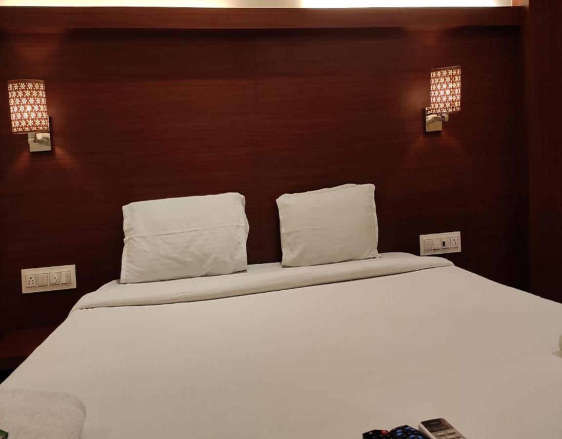 Fabhotel Spring Inn - Nr Borivali Station Mālād Extérieur photo