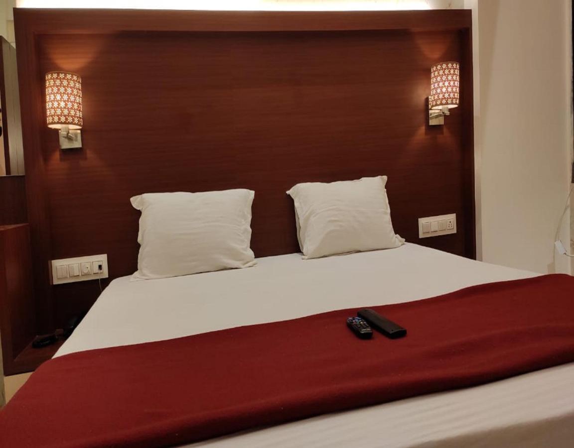 Fabhotel Spring Inn - Nr Borivali Station Mālād Extérieur photo