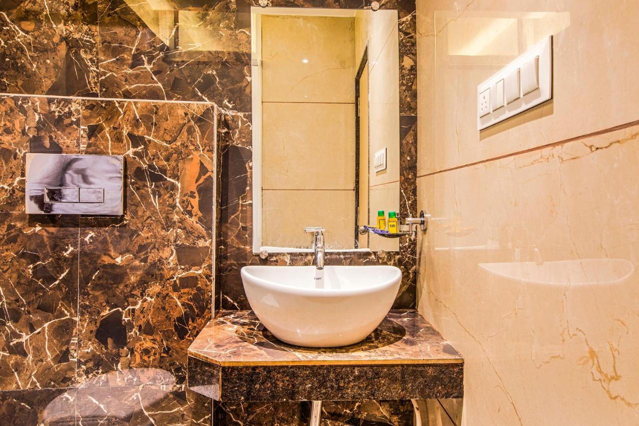 Fabhotel Spring Inn - Nr Borivali Station Mālād Extérieur photo