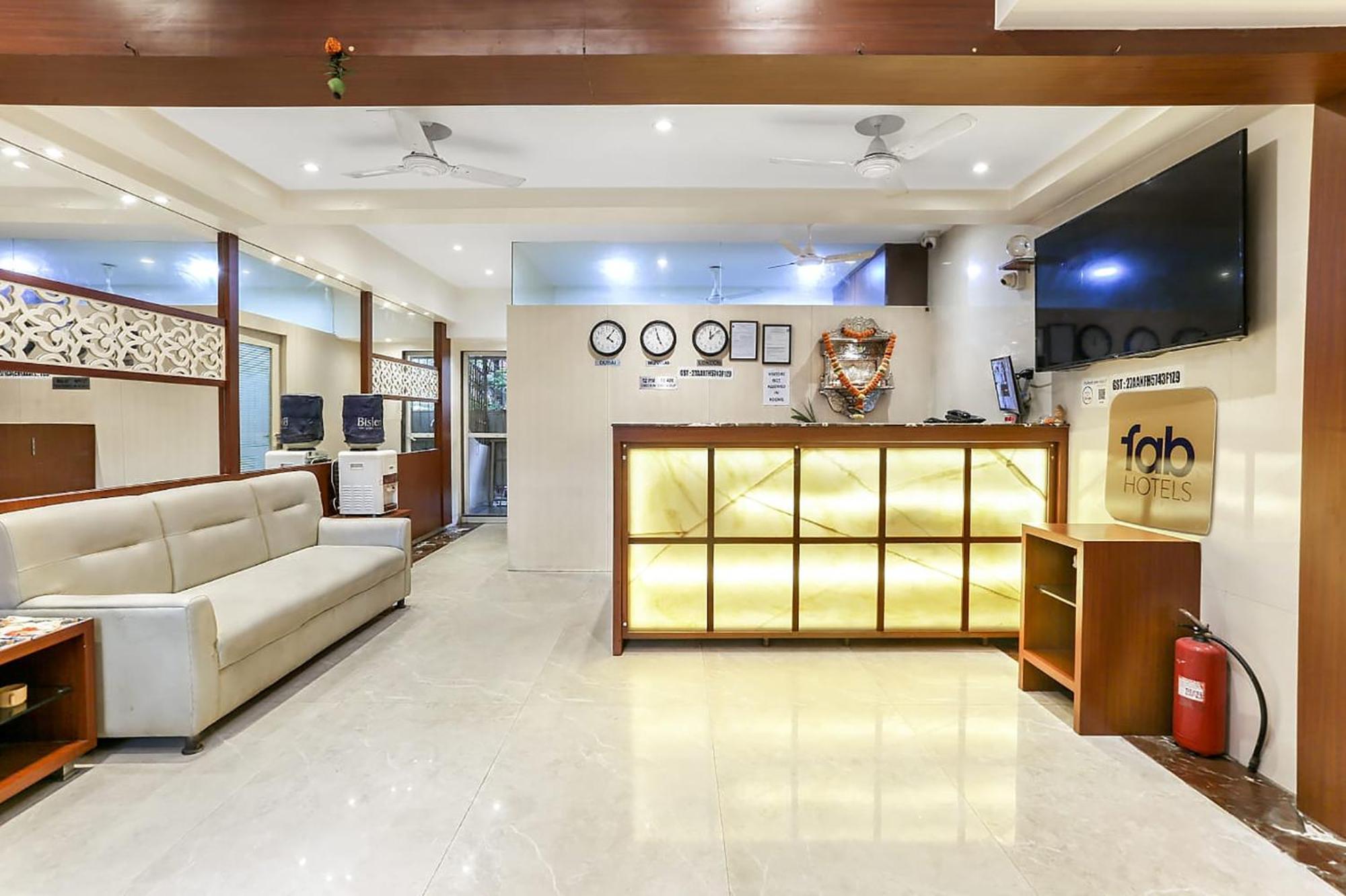 Fabhotel Spring Inn - Nr Borivali Station Mālād Extérieur photo
